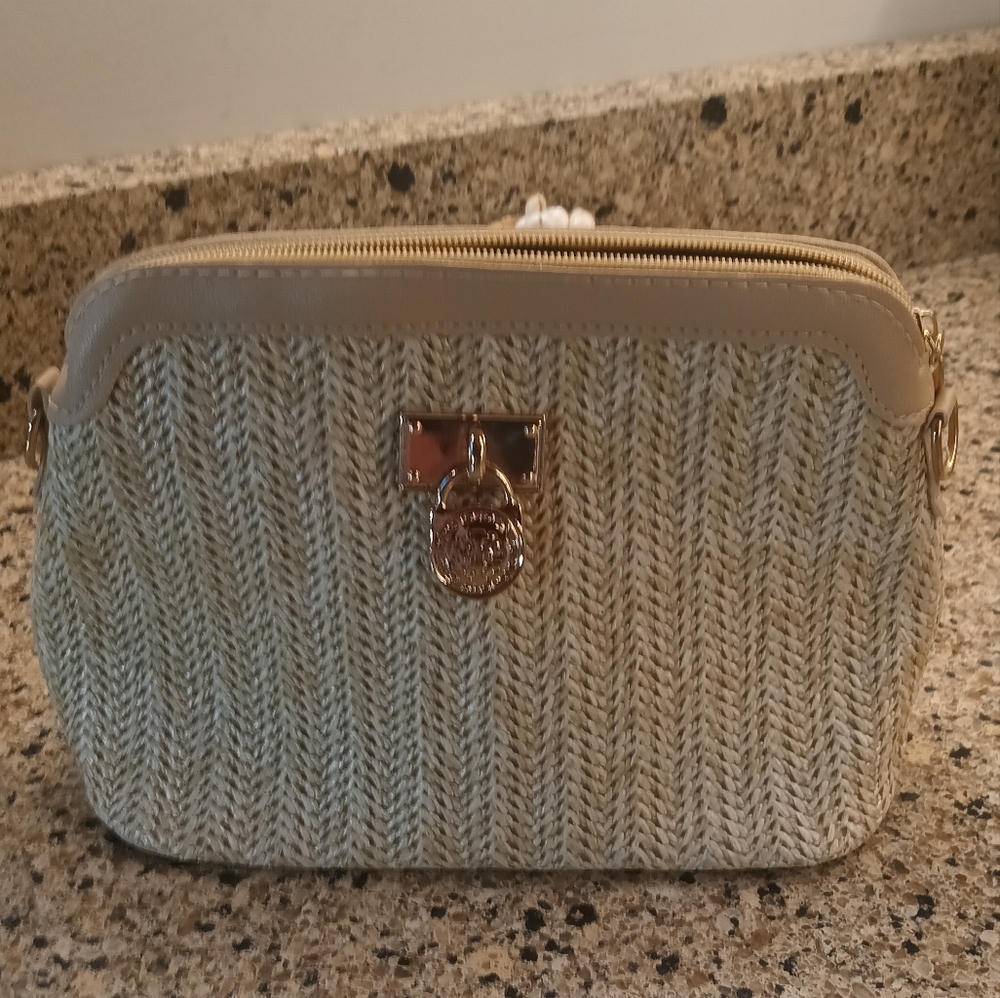 Straw and Vegan Leather Trim Boho Crossbody - Picture 5 of 7